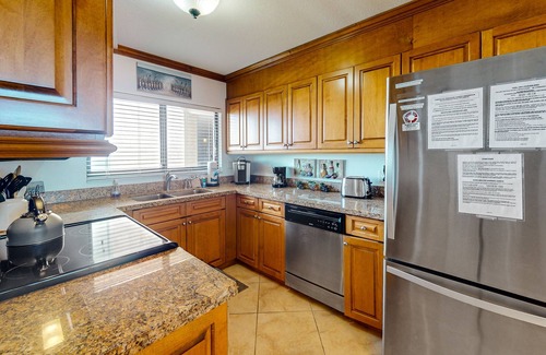 Sand Key Condo | Quiet beachfront condo with hot tub, pool & stunning views