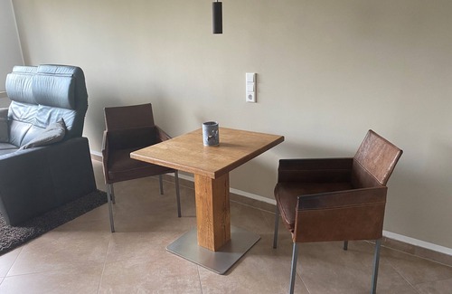 Langscheid Condo | Quiet, beautiful, modern and nicely furnished apartment with private access