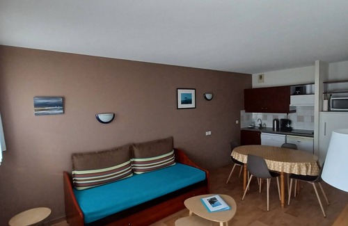 Pornic Apartment | Quiet, bright T2 apartment in the Golf hamlet with balcony and swimming pool