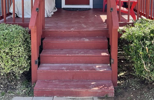 Tool House | Quiet Bungalow and Pet Friendly with a view of the lake