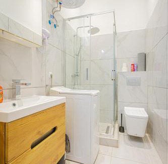 Budavar Apartment | Quiet Cabin on the Danube River