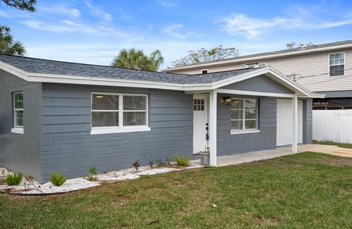 Pleasure Isles House | Quiet canal home