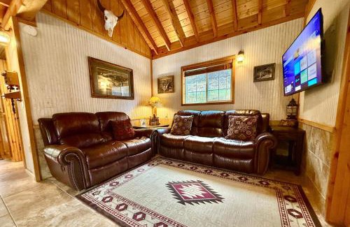 Glendale House | Quiet Canyon Starry Nights HappyOurs Ranch Bunk Family Home