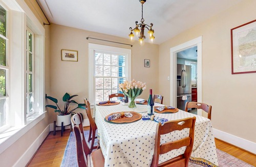 Montlake House | Quiet city escape with patio and gas grill, close to parks, shops and resturants