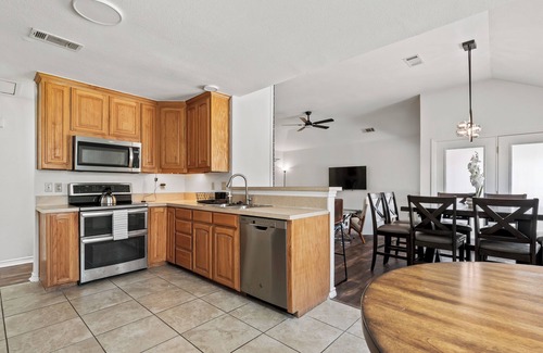 Sherman House | Quiet, Clean, Yard Near Texas Instrument