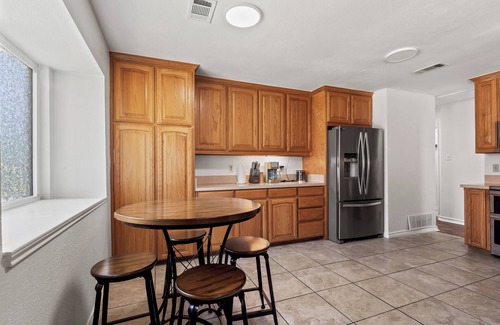Sherman House | Quiet, Clean, Yard Near Texas Instrument