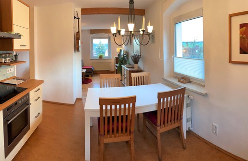Kleinpestitz/Mockritz Apartment | quiet, close to the center, 5 min. to train, 3 bedrooms, family friendly, garden
