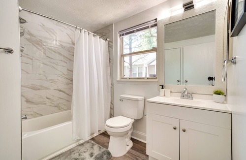 Columbia Condo | Quiet Columbia Condo Near Parks & Pool!