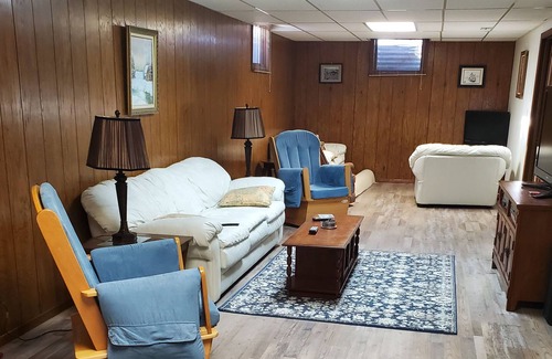 Lincoln House | Quiet, Comfortable, Quick Access to Events