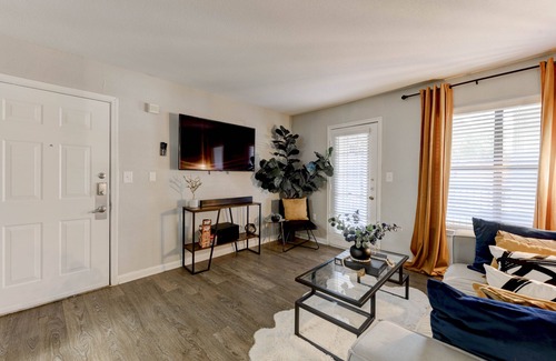 Pleasant Valley Apartment | Quiet & comfy~five star location~ 2king bed