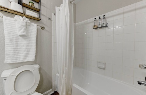 Pleasant Valley Apartment | Quiet & comfy~five star location~ 2king bed