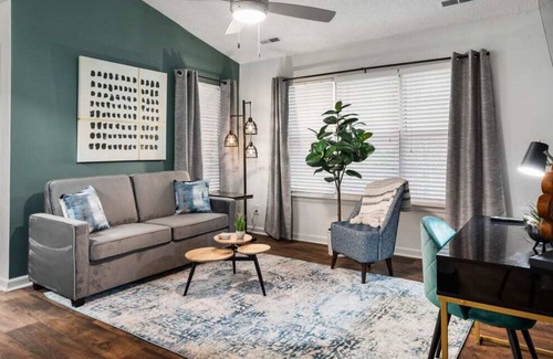 Meadowbrook Apartment | Quiet Community | Top Floor | Fast WiFi