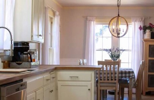 Medford House | Quiet cottage with views