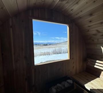 Calgary House | Quiet Country Cabin