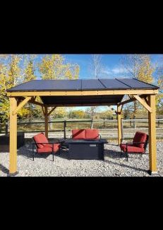 Calgary House | Quiet Country Cabin