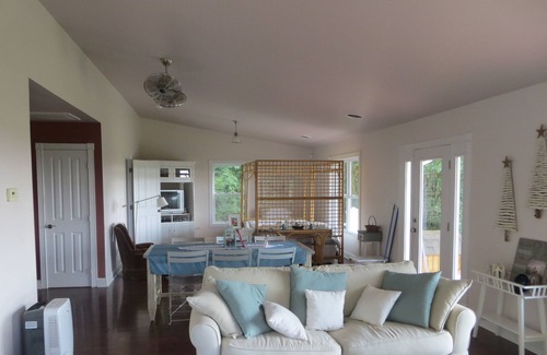 Cunningham Cottage | Quiet Country Cottage on Family Farm, 30 min from Paducah