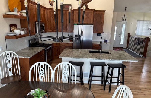 Cheyenne House | Quiet country living for family comfort.