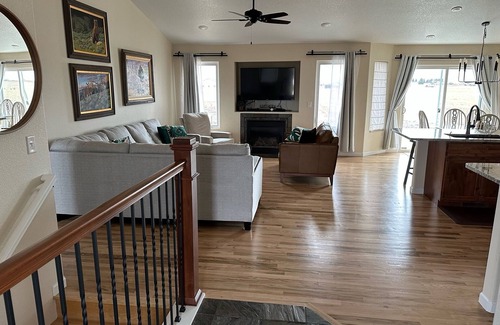 Cheyenne House | Quiet country living for family comfort.