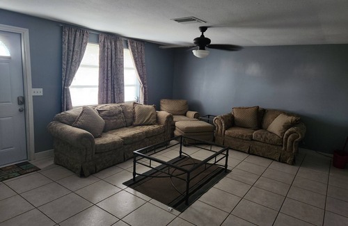 Laurel House | Quiet Cozy Beach House pet friendly few blocks away from the beach!