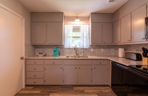 Georgetown House | Quiet & Cozy in Georgetown, TX-Pets-Long Stays-Office