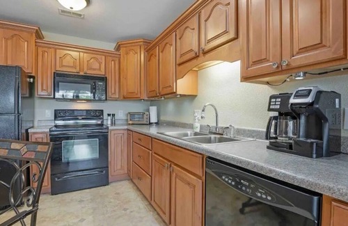 Lake Ozark Condo | Quiet & Cozy Waterfront Condo at the Lake of the Ozarks!