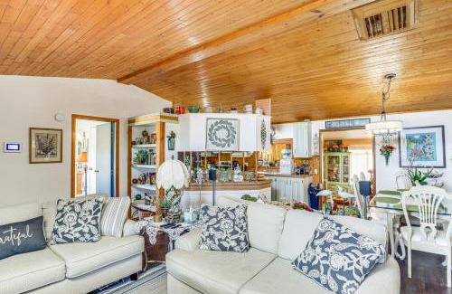 Dolan Springs House | Quiet Dolan Springs Home with Patio, Mountain Views!