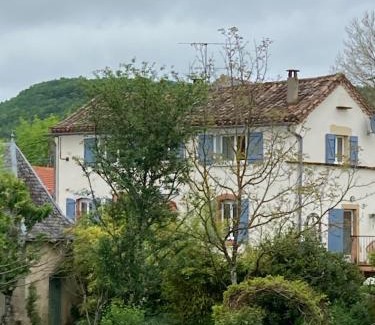 Varen Bed & Breakfast | Quiet double ensuite room, own entrance