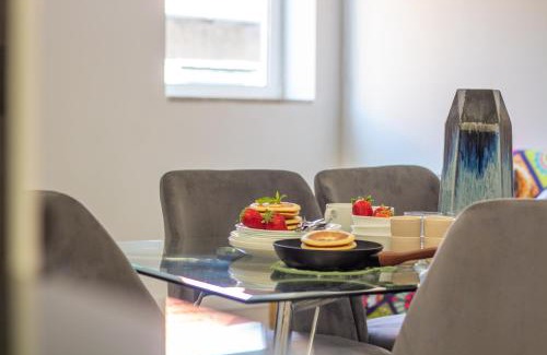 Lapa Apartment | Quiet Duplex w Patio in Lapa by LovelyStay
