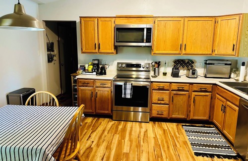 Fishers House | Quiet Fishers home/Pet Friendly/hot tub/golf/pickleball/fenced yard/concerts!