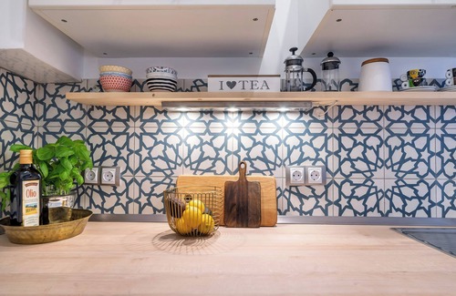 Inner City Budapest Apartment | Quiet flat in central Budapest 2-5 people with Air-con and Lift