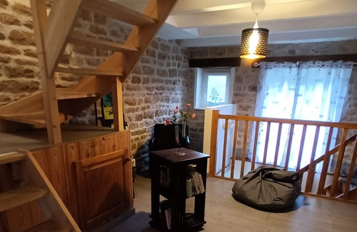 Saint-Ambreuil House | Quiet...