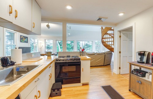 Freeport House | Quiet Freeport Home on Casco Bay w/Fire Pit