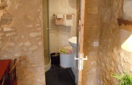 Chauvigny Bed & Breakfast | Quiet garden facing the castles for your stay in the Pays du Futuroscope