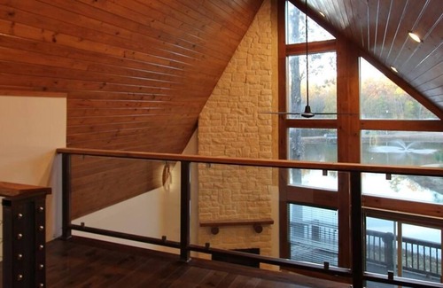 Whispering Hills House | Quiet getaway in the trees