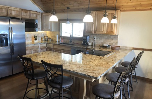 Hayden Lake House | Quiet getaway on beautiful Hayden Lake. Leave the hustle and bustle behind.