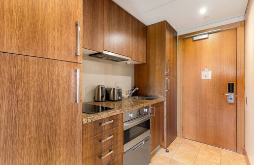 Auckland Central Business District Apartment | Quiet Grandstand - w Gym&Pool