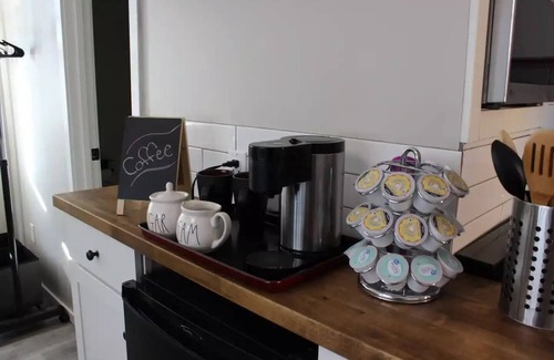 Lee's Summit Apartment | Quiet guest suite located near Historic Downtown Lee's Summit