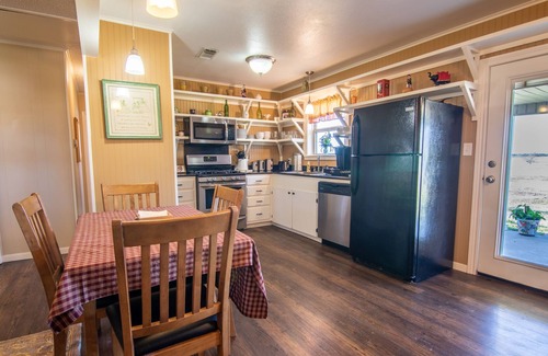 Pittsburg House | Quiet hideaway in the piney woods of East Texas.