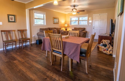 Pittsburg House | Quiet hideaway in the piney woods of East Texas.