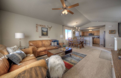 Colorado Springs House | Quiet home with a view and AC!
