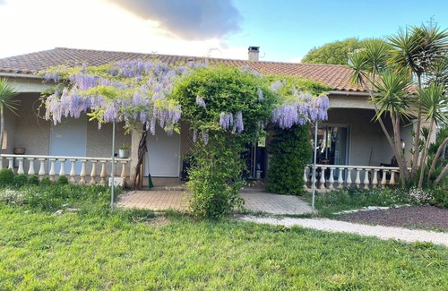 Beziers House | Quiet house