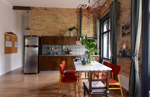 Erzsebetvaros Apartment | Quiet Industrial Vintage in the Party District