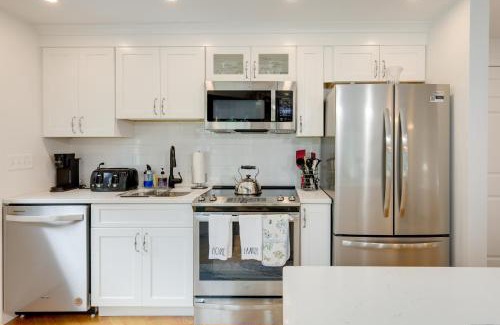 Kingston Apartment | Quiet Kingston Getaway - 3 Mi to Beaches!