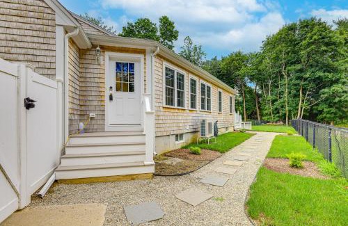 Kingston Apartment | Quiet Kingston Getaway - 3 Mi to Beaches!