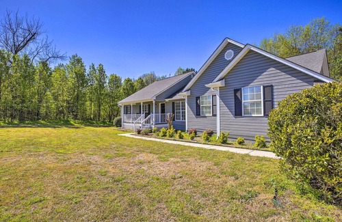 Lawrenceville Cottage | Quiet Lawrenceville Home Near Shopping & Parks!