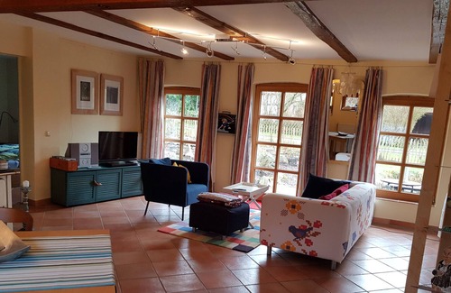 Wichmannsburg House | quiet location, romantic garden, generously furnished, lots of space for 2