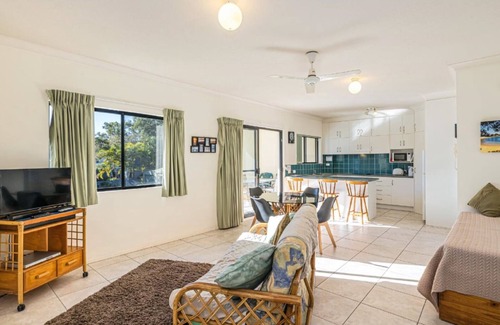 Bongaree Apartment | QUIET LOCATION, TOP NOTCH