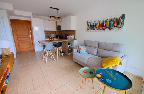 Saint-Cyprien Plage Apartment | QUIET, LUXURY, VERY LARGE TERRACE, SWIMMING POOL, 800 M FROM THE BEACH, REFURBISHED