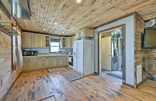 Mt Perry Cabin | Quiet Mount Perry Cabin on an Operating Farm!