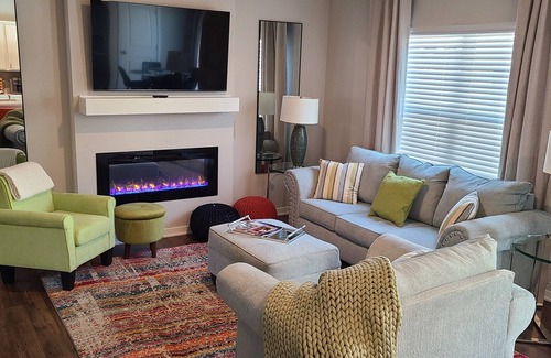 Ankeny House | Quiet newer townhome